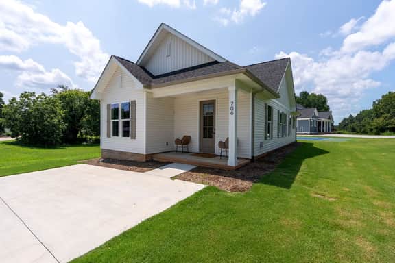 Downtown Greer Poplar 3B Home - Image 5